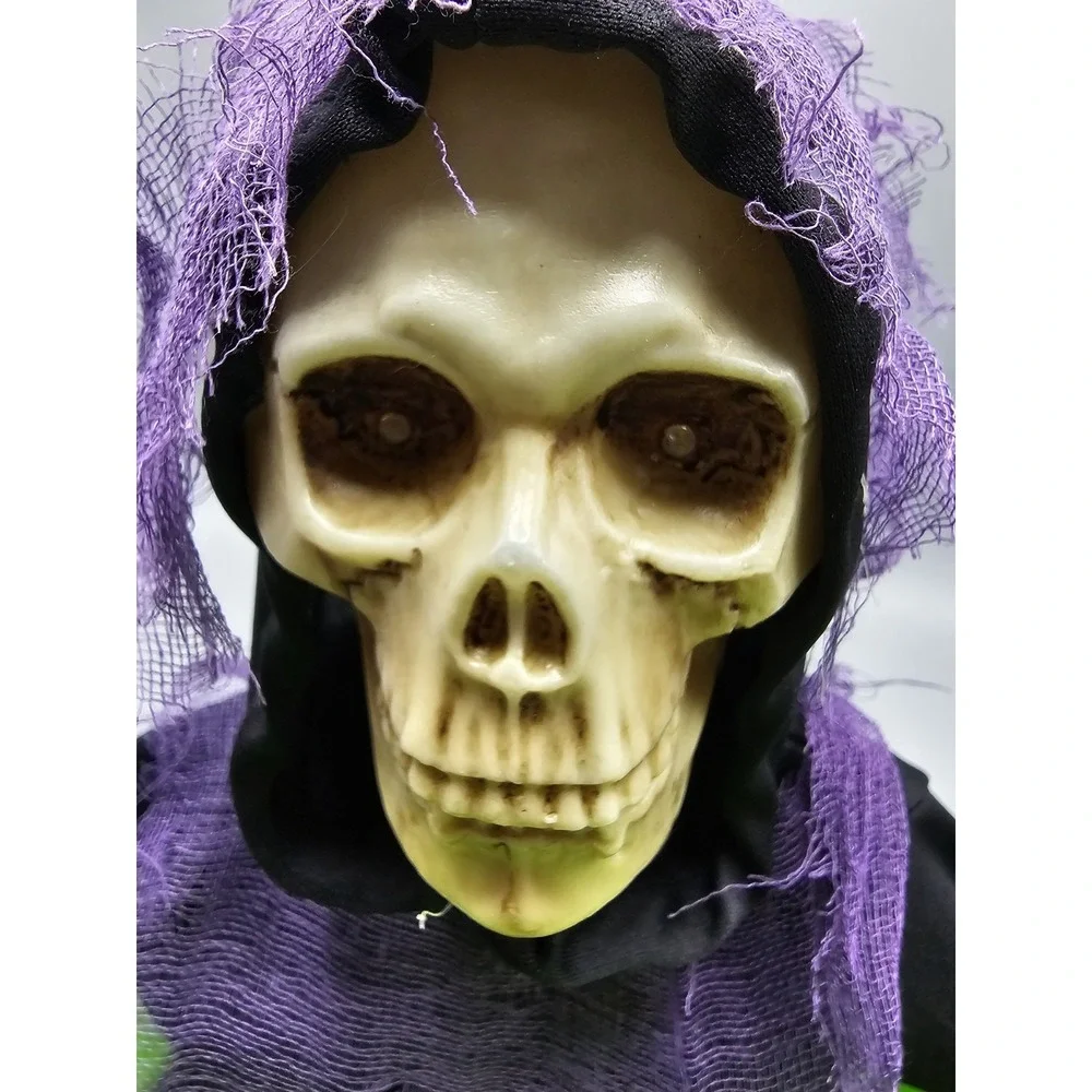 Animated Motion Activated Talking Eye Light Skeleton Trick or‎ Treat Candy Bowl